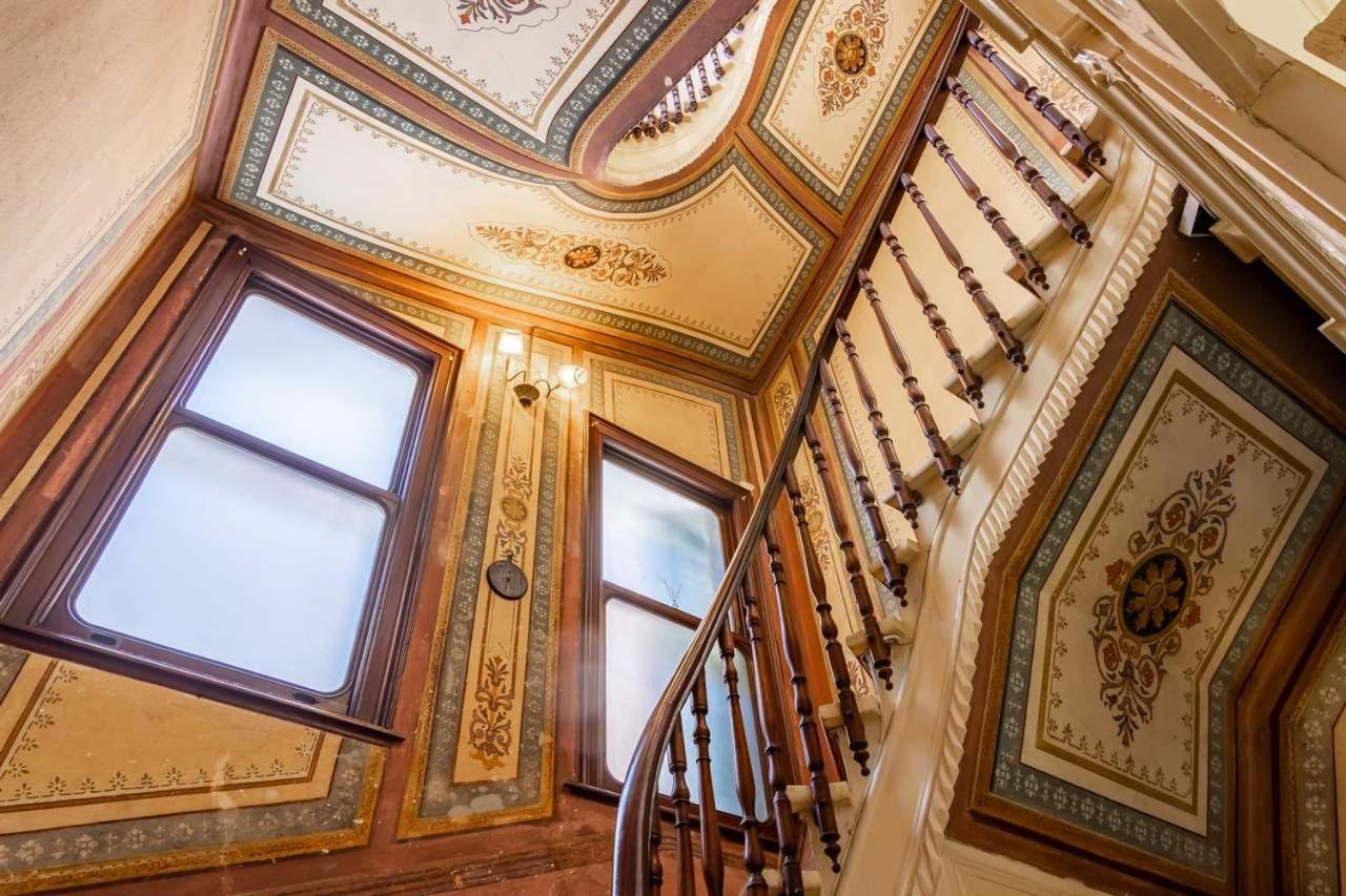 Bueyuekada Anastasia Meziki History Mansion Адалар Экстерьер фото